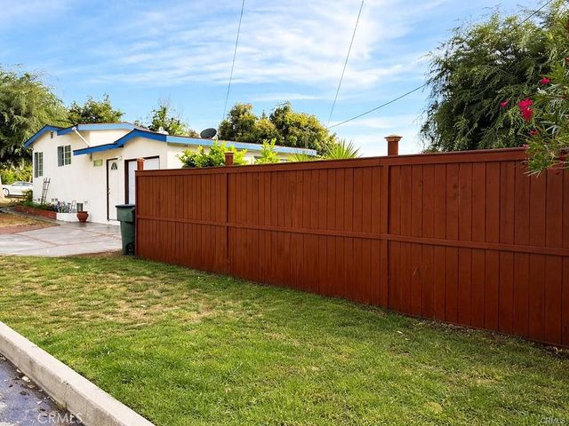 555 Hickory Lane, Pasadena, CA 91103