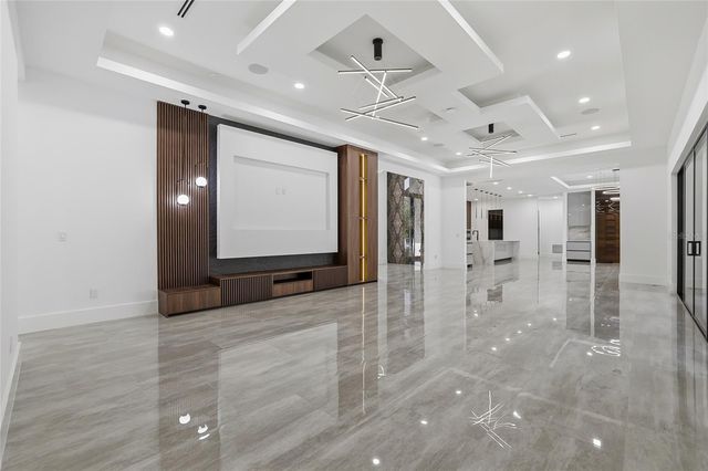 6802 E CREEK DRIVE, Tampa, FL 33615