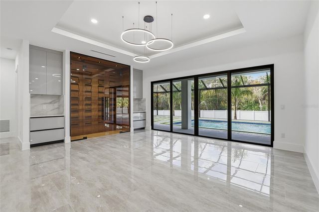 6802 E CREEK DRIVE, Tampa, FL 33615