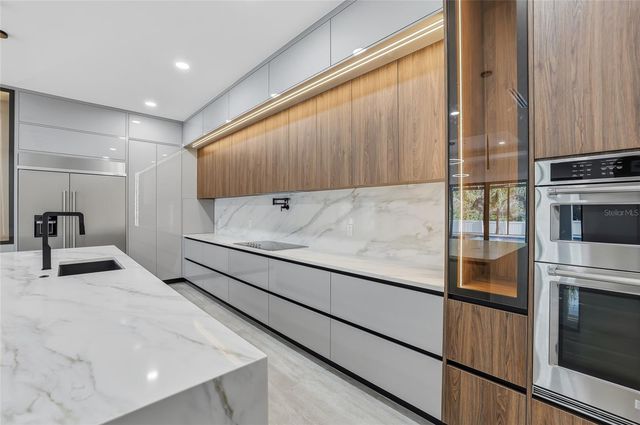 6802 E CREEK DRIVE, Tampa, FL 33615