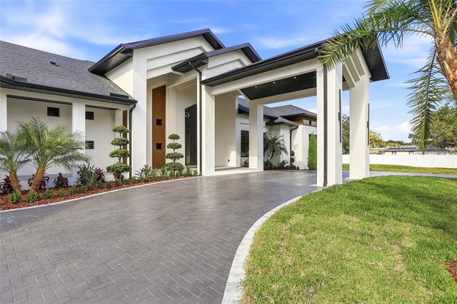 6802 E CREEK DRIVE, Tampa, FL 33615