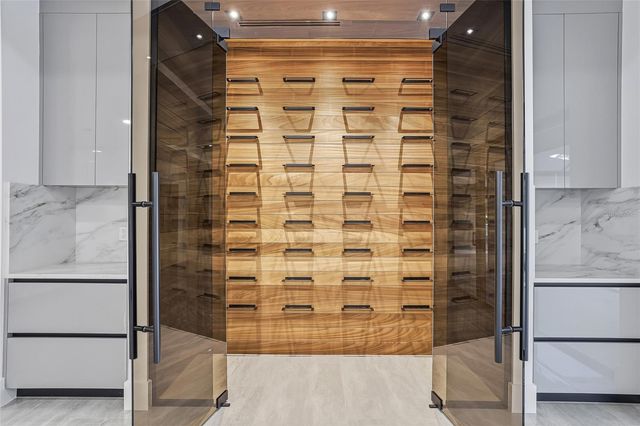 6802 E CREEK DRIVE, Tampa, FL 33615