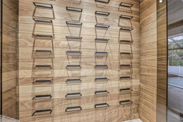 6802 E CREEK DRIVE, Tampa, FL 33615