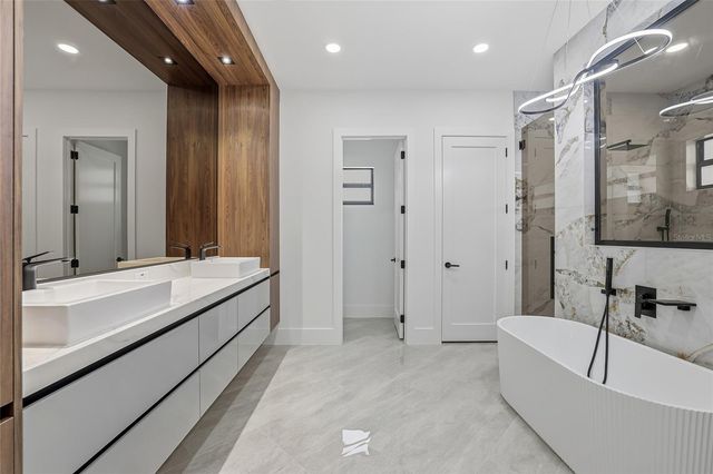 6802 E CREEK DRIVE, Tampa, FL 33615