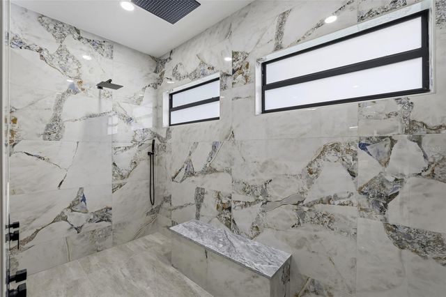 6802 E CREEK DRIVE, Tampa, FL 33615