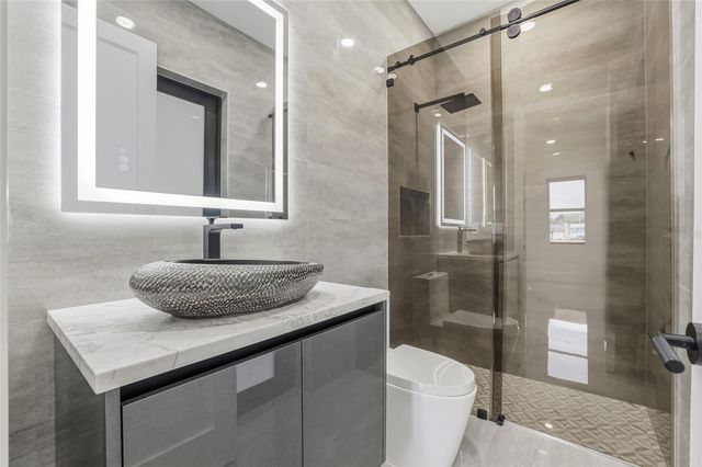 6802 E CREEK DRIVE, Tampa, FL 33615