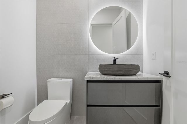 6802 E CREEK DRIVE, Tampa, FL 33615