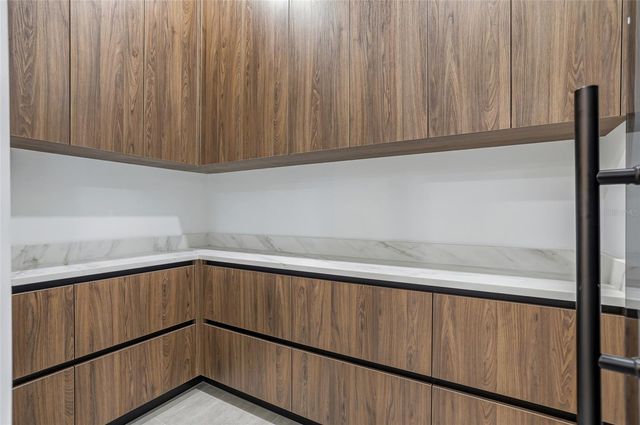 6802 E CREEK DRIVE, Tampa, FL 33615