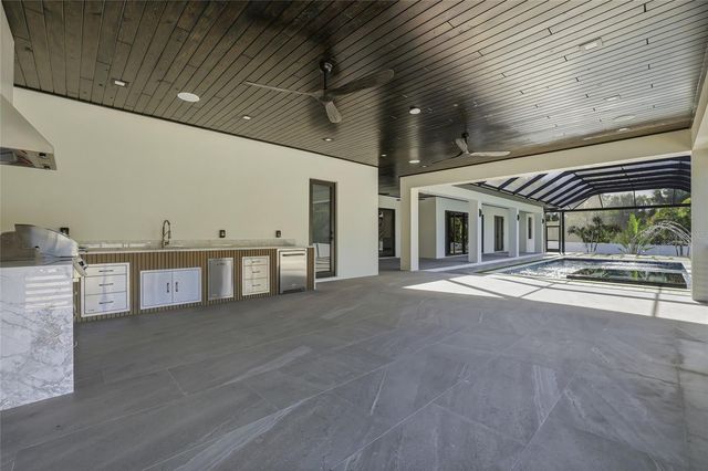 6802 E CREEK DRIVE, Tampa, FL 33615