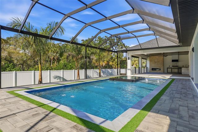 6802 E CREEK DRIVE, Tampa, FL 33615