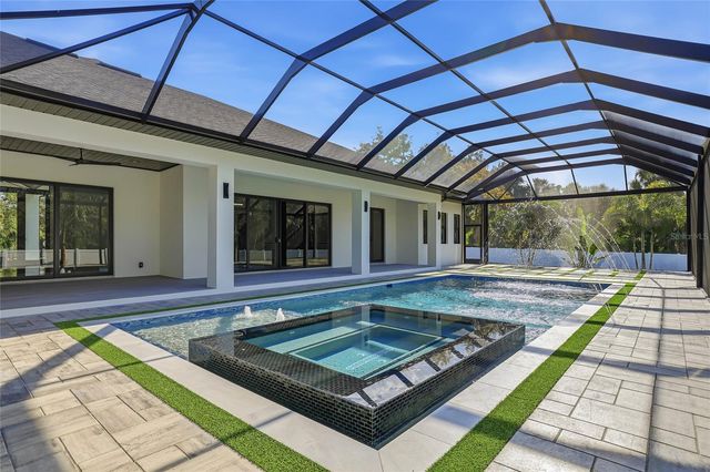 6802 E CREEK DRIVE, Tampa, FL 33615