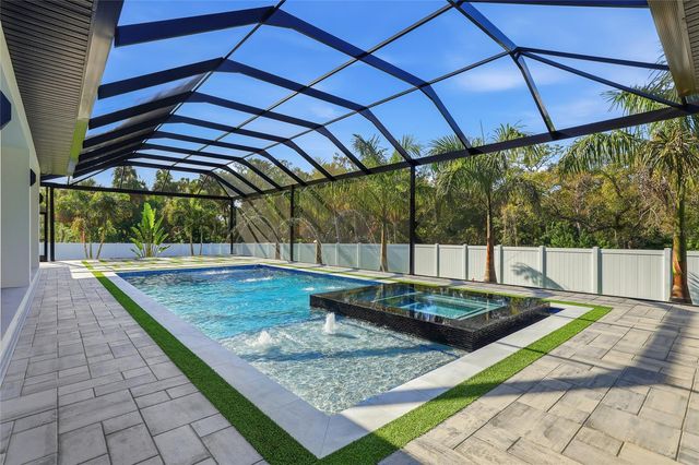 6802 E CREEK DRIVE, Tampa, FL 33615