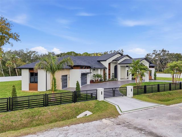 6802 E CREEK DRIVE, Tampa, FL 33615