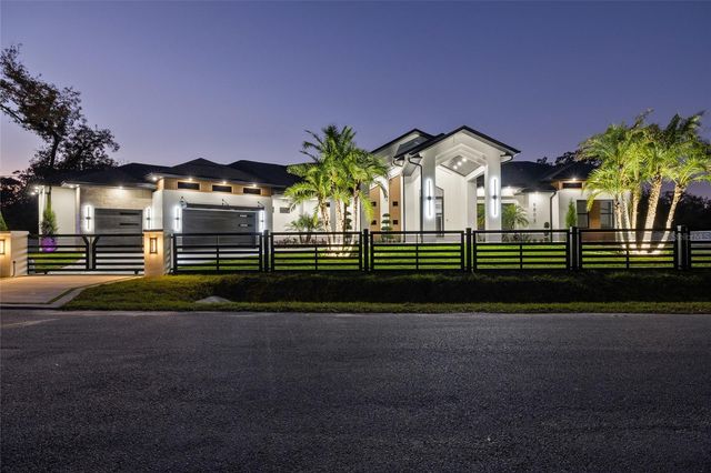 6802 E CREEK DRIVE, Tampa, FL 33615