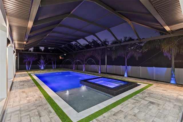 6802 E CREEK DRIVE, Tampa, FL 33615