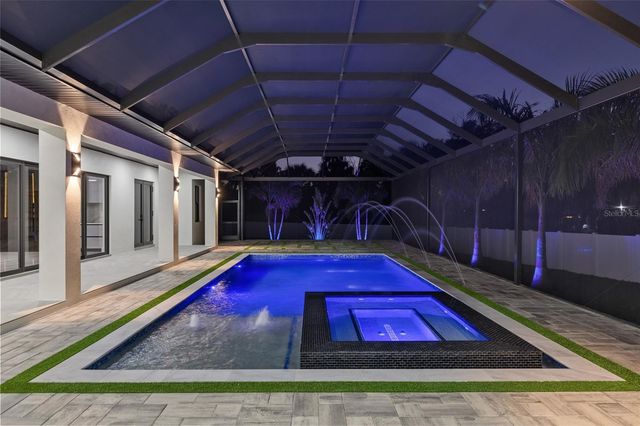 6802 E CREEK DRIVE, Tampa, FL 33615