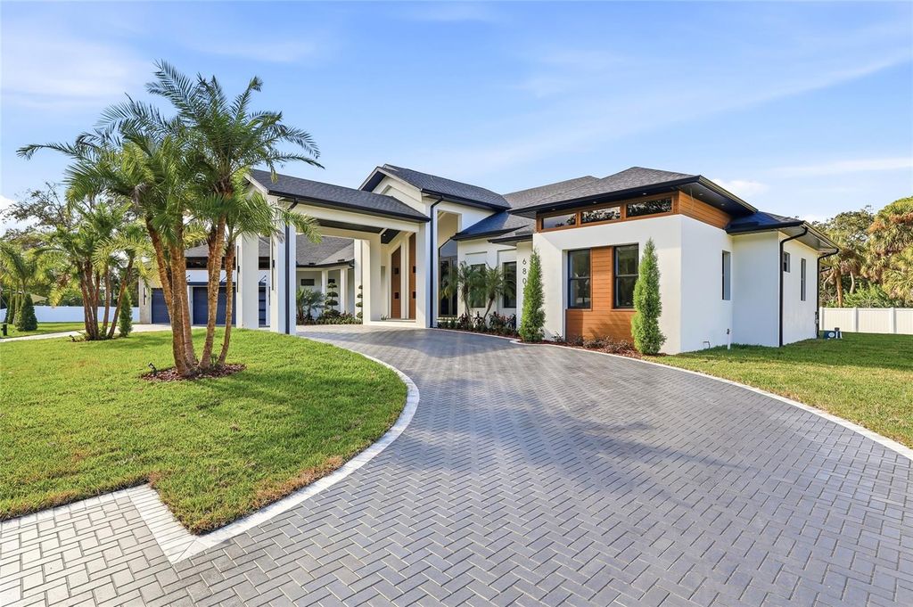 6802 E CREEK DRIVE, Tampa, FL 33615