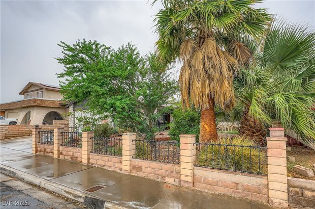 4322 East Viking Road, Las Vegas, NV 89121