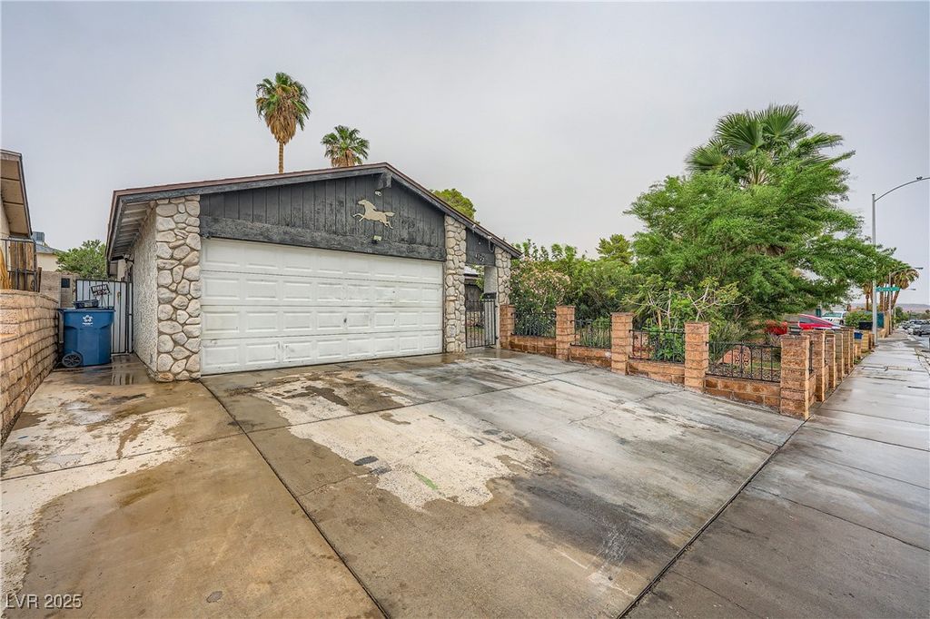 4322 East Viking Road, Las Vegas, NV 89121