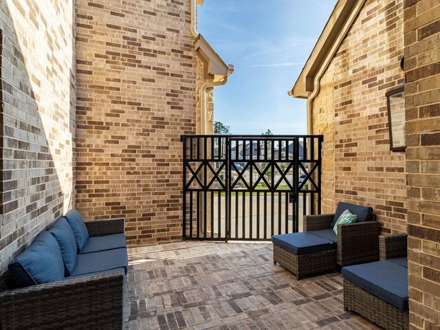 17429 Orchid Falls Lane, Conroe, TX 77302