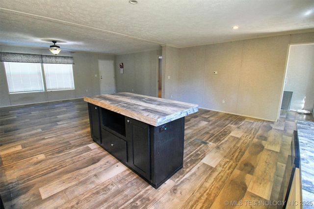 21098 S 495 Road, Tahlequah, OK 74464