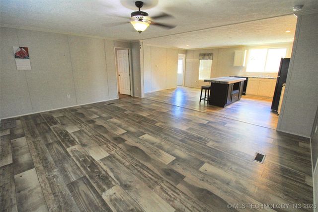 21098 S 495 Road, Tahlequah, OK 74464