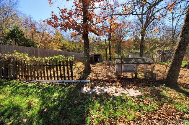 21098 S 495 Road, Tahlequah, OK 74464