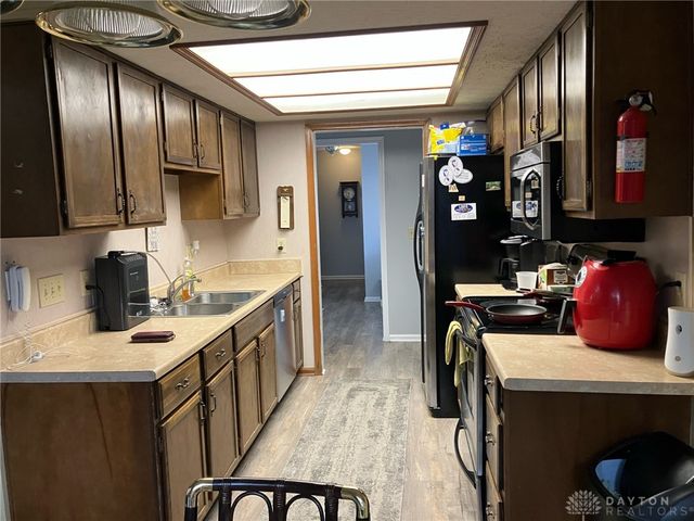 2117 Robinhood Drive, Miamisburg, OH 45342