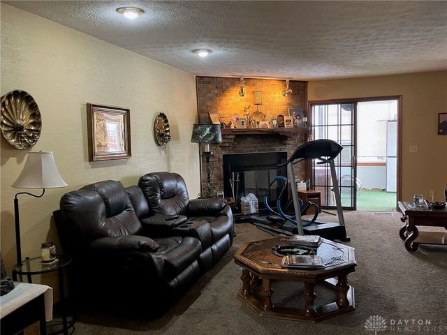 2117 Robinhood Drive, Miamisburg, OH 45342