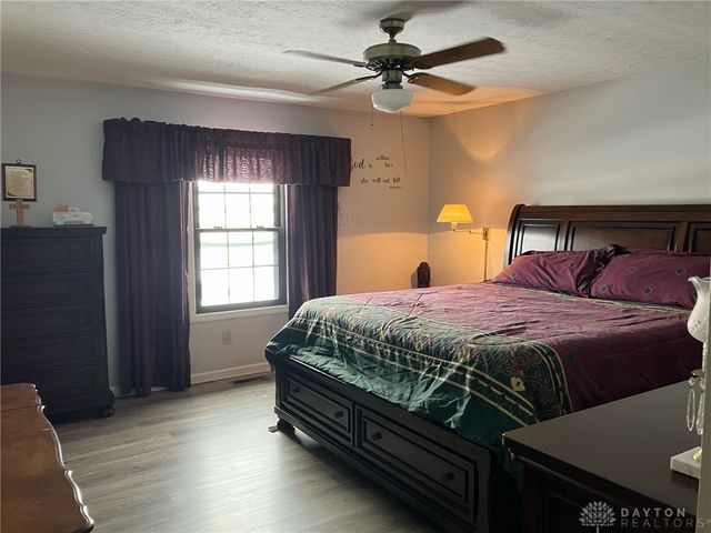 2117 Robinhood Drive, Miamisburg, OH 45342