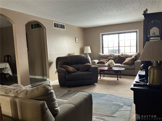 2117 Robinhood Drive, Miamisburg, OH 45342