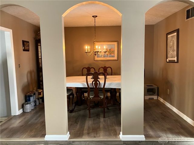 2117 Robinhood Drive, Miamisburg, OH 45342