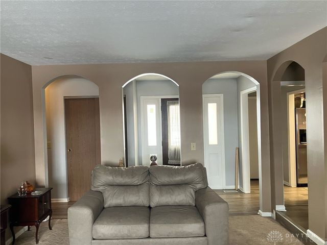 2117 Robinhood Drive, Miamisburg, OH 45342