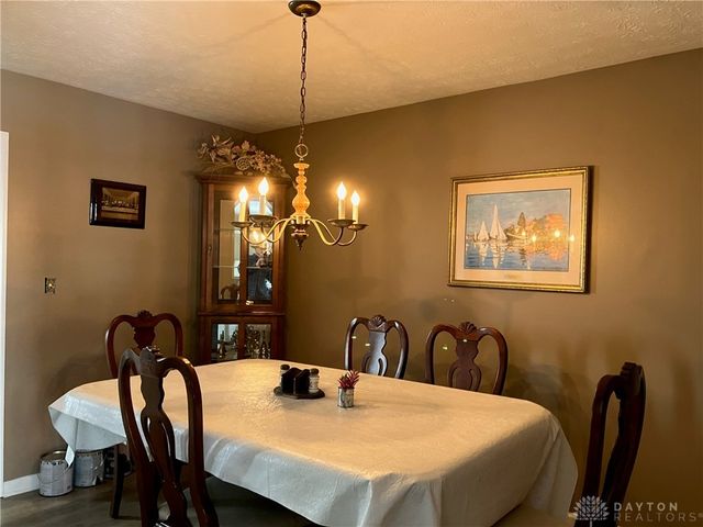 2117 Robinhood Drive, Miamisburg, OH 45342