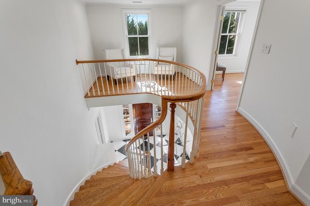 4709 FOXHALL CRES NW, Washington, DC 20007