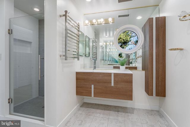 4709 FOXHALL CRES NW, Washington, DC 20007