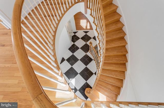 4709 FOXHALL CRES NW, Washington, DC 20007