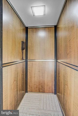 4709 FOXHALL CRES NW, Washington, DC 20007