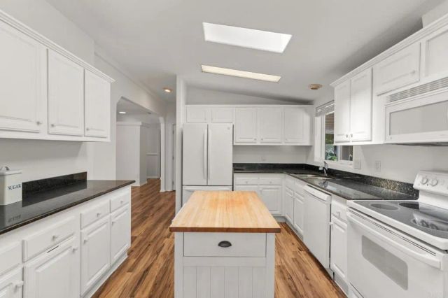 8975 Lawrence Welk Drive 7, Escondido, CA 92026