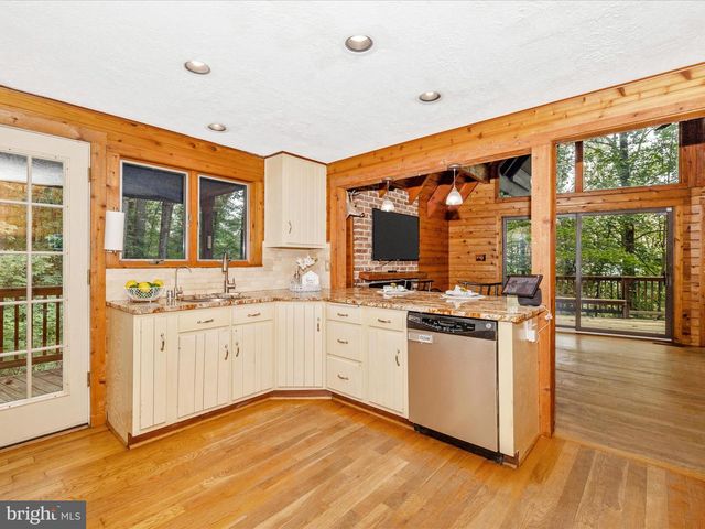 6838 MOUNTAIN CHURCH RD, Middletown, MD 21769