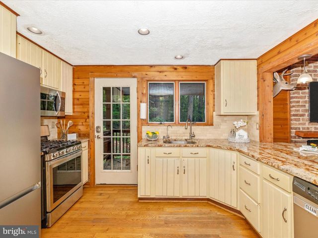 6838 MOUNTAIN CHURCH RD, Middletown, MD 21769