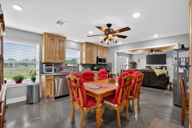 7821 County Road 460, Normangee, TX 77871