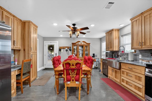7821 County Road 460, Normangee, TX 77871