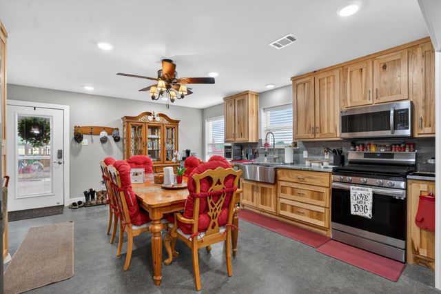 7821 County Road 460, Normangee, TX 77871
