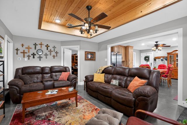 7821 County Road 460, Normangee, TX 77871