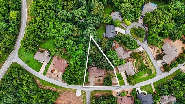 7 Walney Drive, Bella Vista, AR 72715
