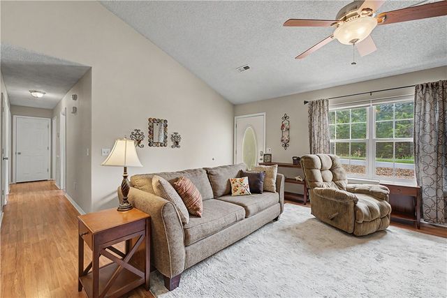7 Walney Drive, Bella Vista, AR 72715