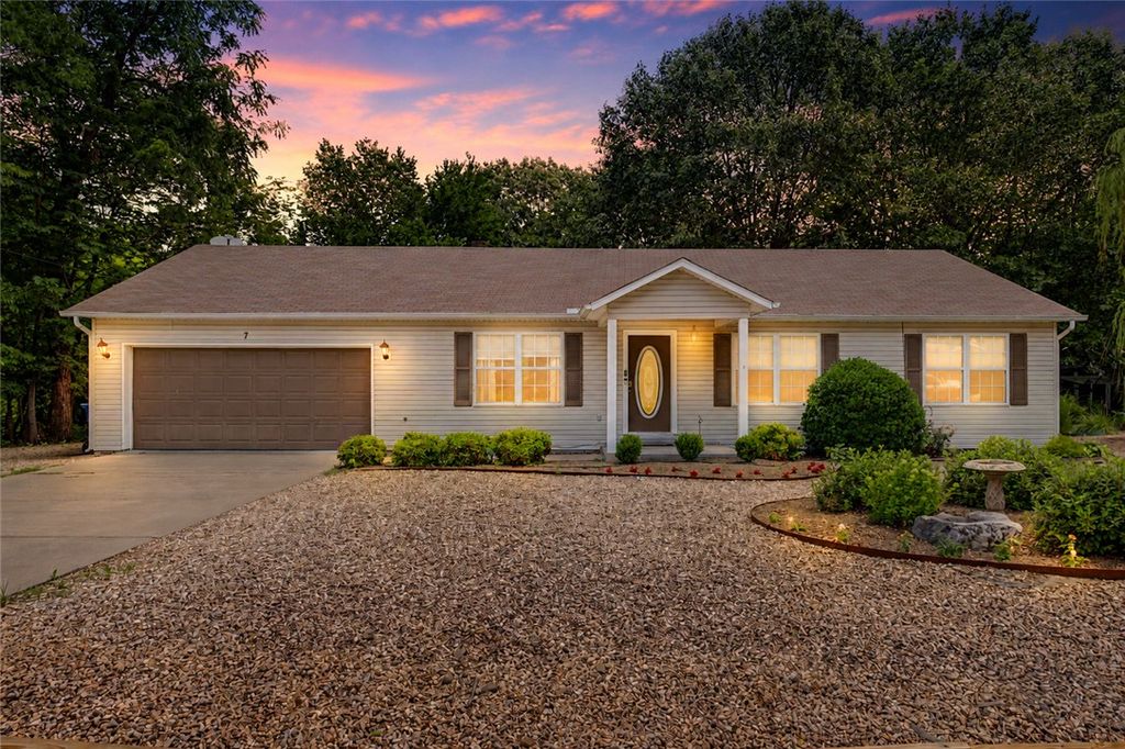 7 Walney Drive, Bella Vista, AR 72715