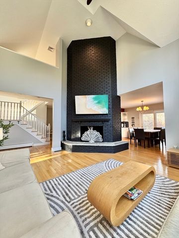 11 High Meadow, Oak Bluffs, MA 02557