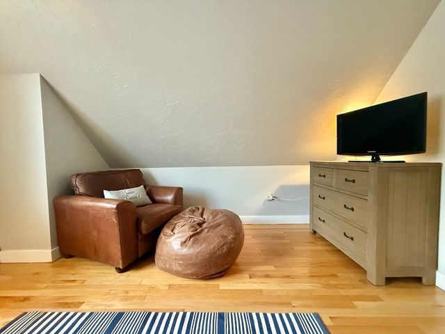 11 High Meadow, Oak Bluffs, MA 02557